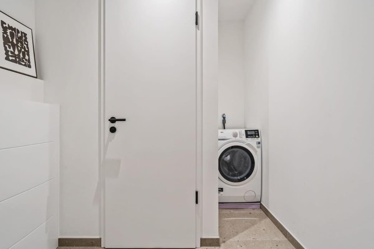 Luxurious 2Br Apt With Balcony In Luxembourgアパートメント エクステリア 写真
