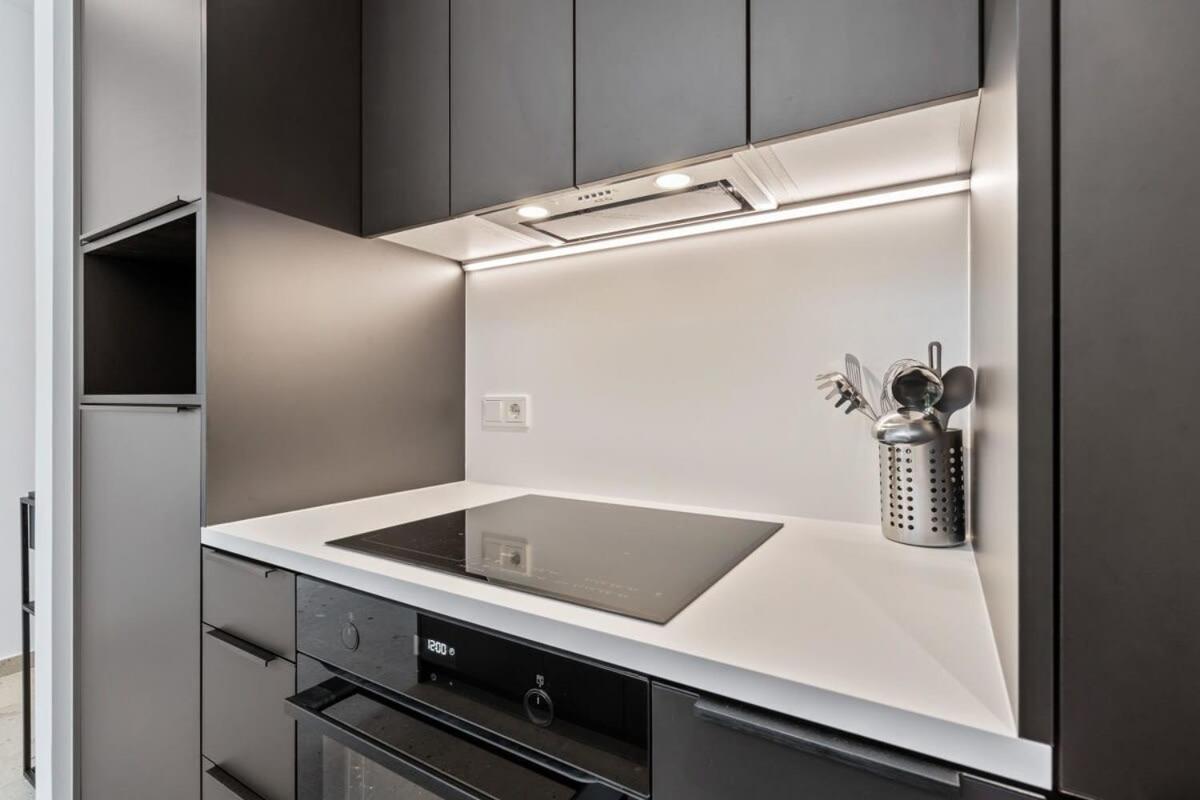 Luxurious 2Br Apt With Balcony In Luxembourgアパートメント エクステリア 写真